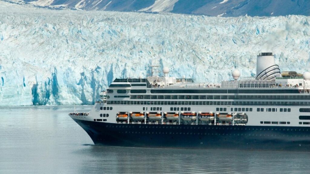 Alaska cruise ship