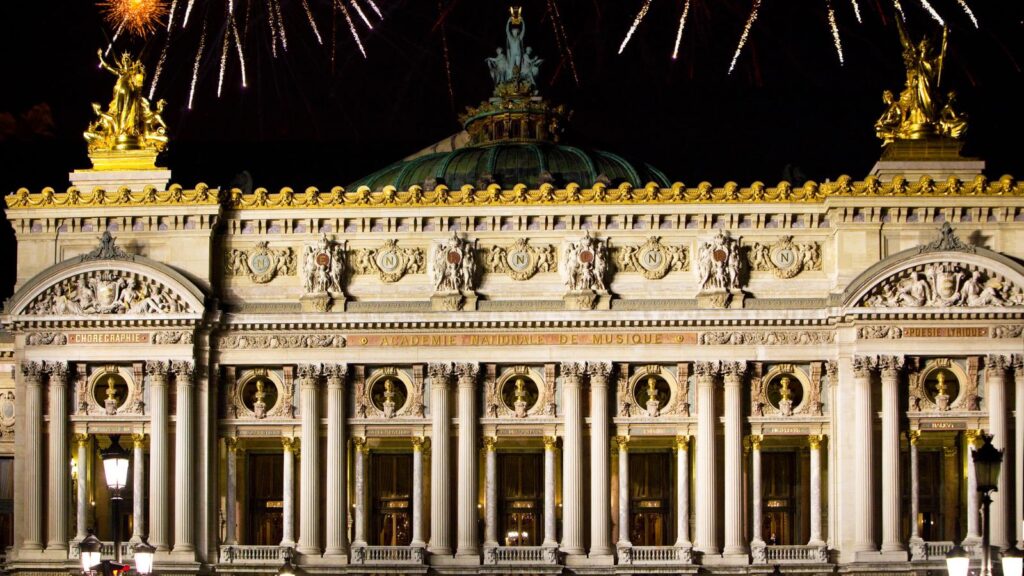 Le Nouvel Opéra de Paris Opera House at Christmas