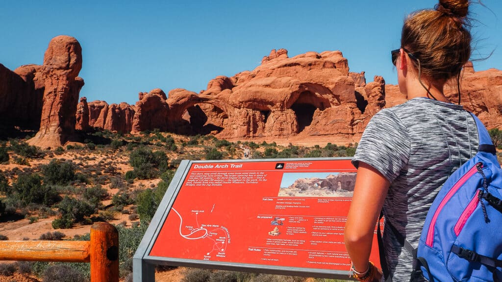wandering-stus-arches-national-park-hiking-trail